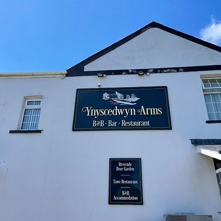 Ynyscedwyn Arms Hotel Ystradgynlais Екстериор снимка